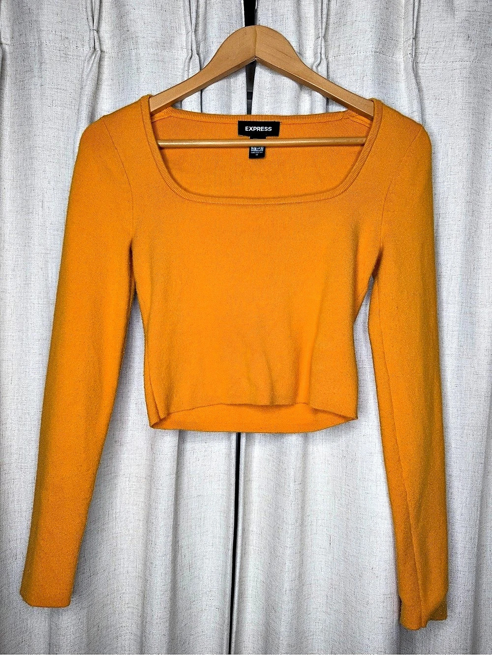 Express Cropped Scoop Neck Sweater | Like New